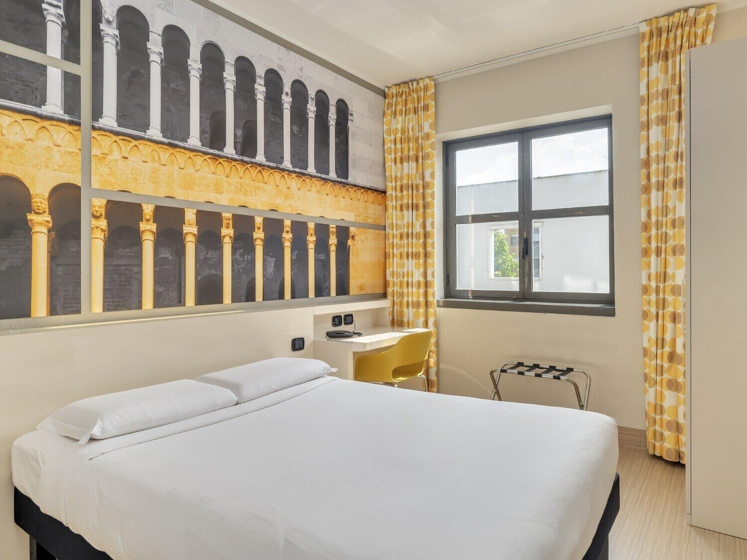 In-room safe, desk, soundproofing, iron/ironing board