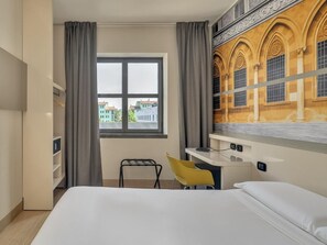 Habitación doble superior, no fumadores | Caja fuerte, escritorio, sistema de insonorización