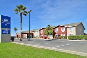 Exterior - Americas Best Value Inn (River Falls)
