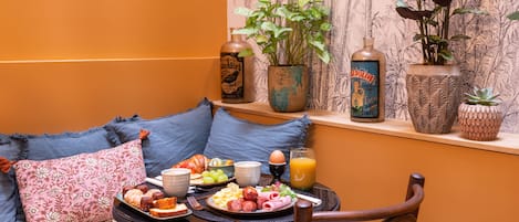 Bar lounge