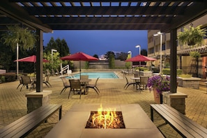 Seasonal outdoor pool, sun loungers