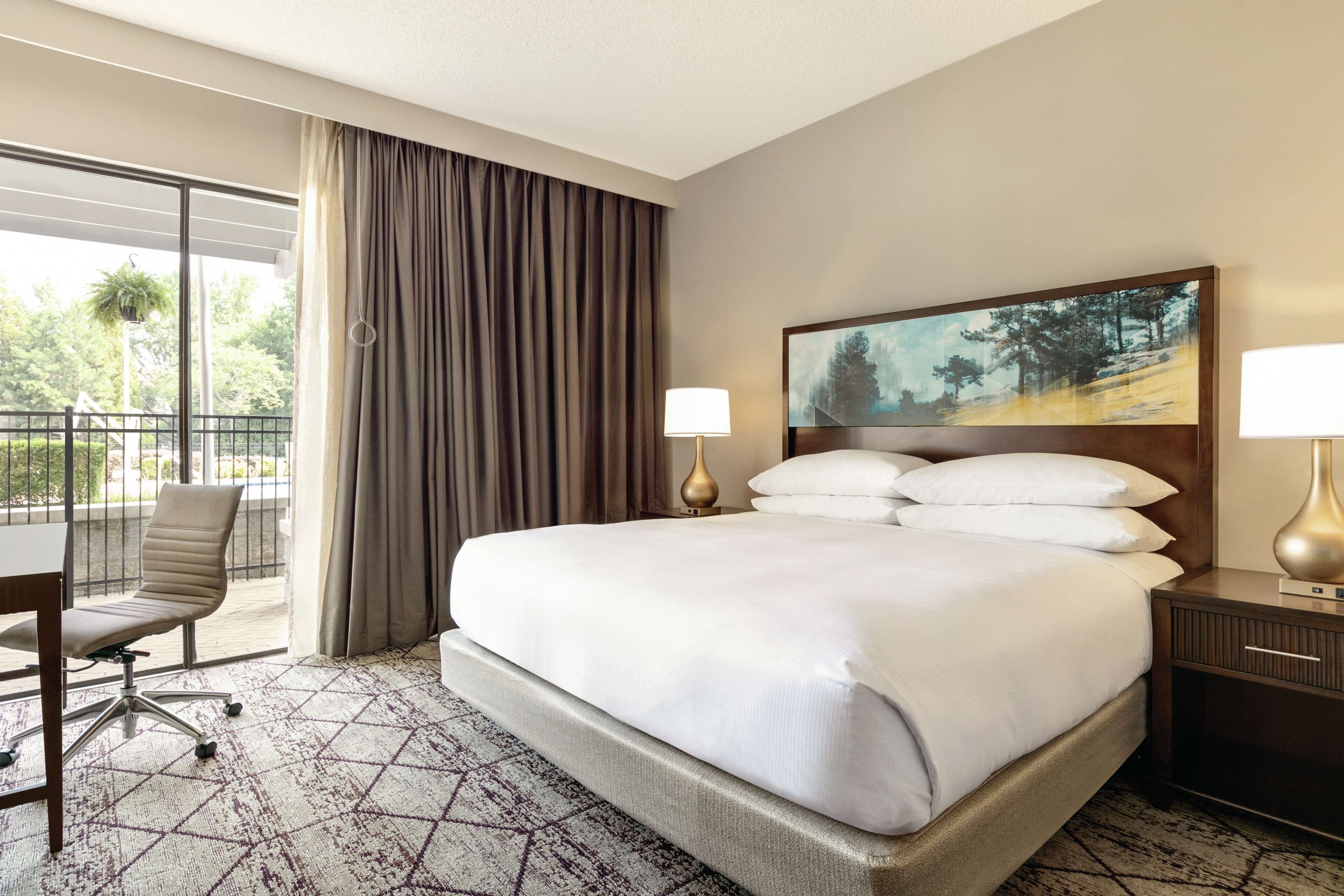Premium bedding, in-room safe, desk, laptop workspace
