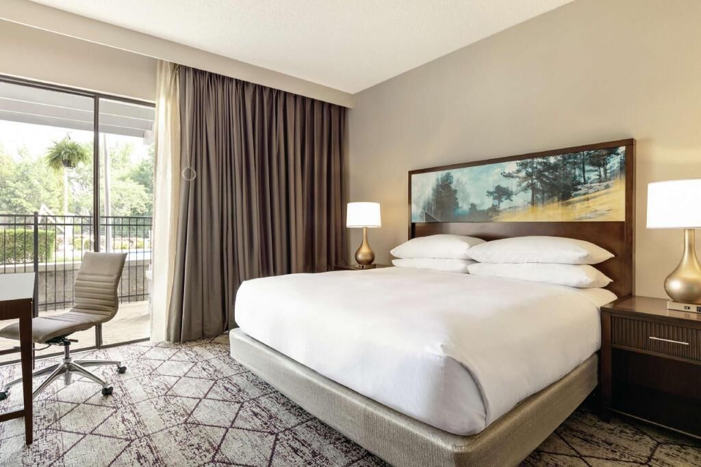 Premium bedding, in-room safe, desk, laptop workspace