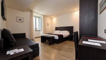 Egyptian cotton sheets, premium bedding, down duvets, minibar