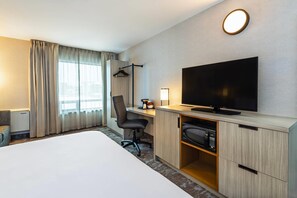 Zimmer, 1 King-Bett und Schlafsofa, Nichtraucher | Hochwertige Bettwaren, Schreibtisch, Verdunkelungsvorhänge