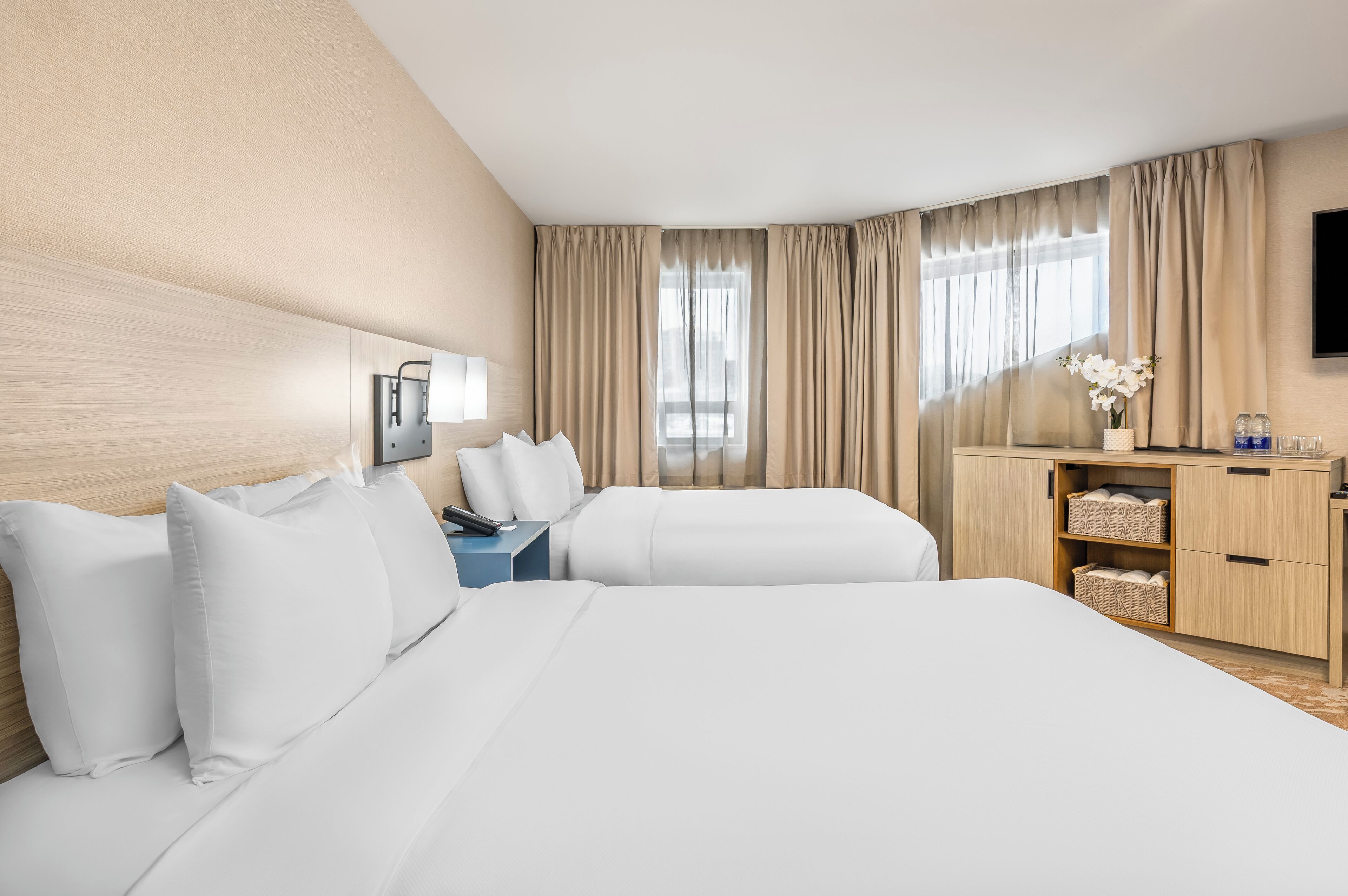 客房, 2 张大床, 无烟房 (Upgrade) | 高档床上用品、办公桌、遮光窗帘、隔音