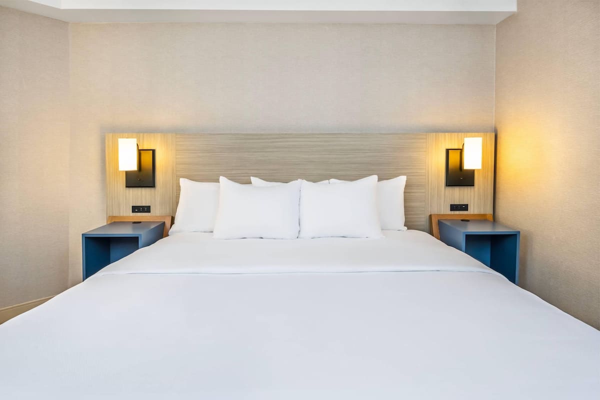 Chambre Standard, 1 très grand lit, non-fumeurs | Literie de qualité supérieure, bureau, rideaux occultants