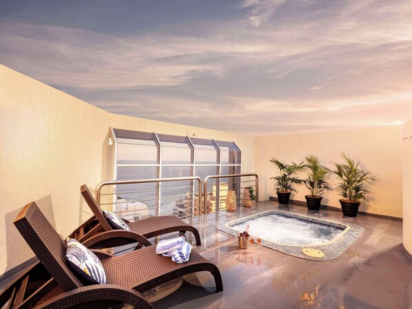 Penthouse, 4 Bedrooms | 1 bedroom, hypo-allergenic bedding, in-room safe, desk
