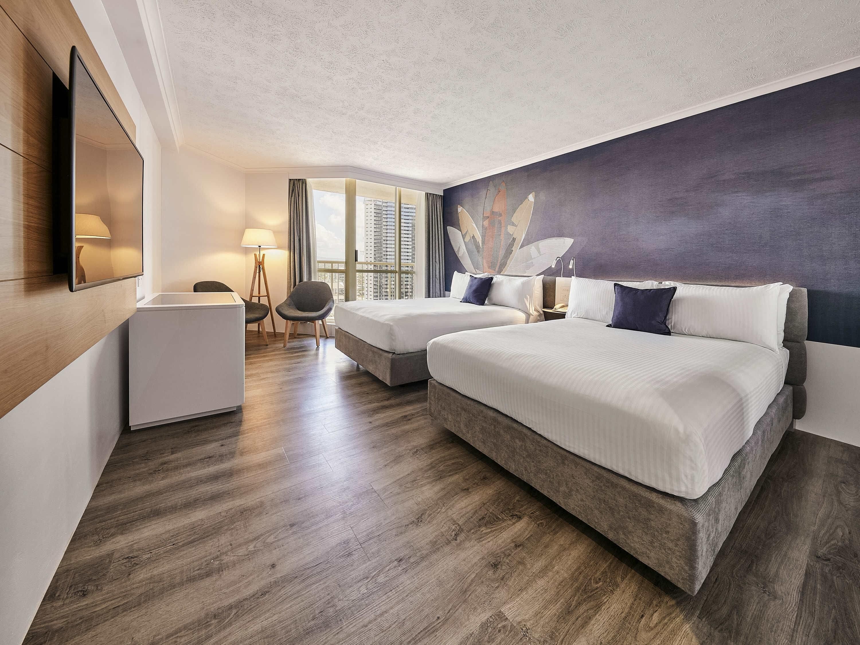 防敏寢具、房內夾萬、書桌、遮光窗簾/窗簾