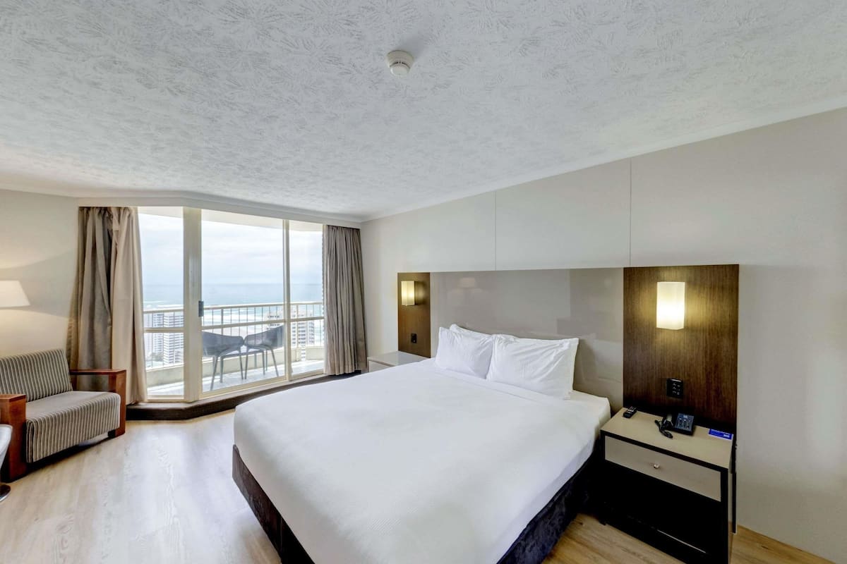 Superior Room, 1 King Bed