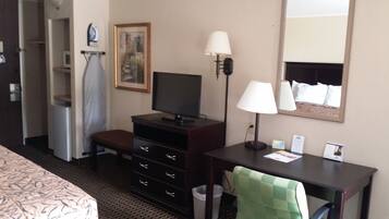 Fridge, microwave, coffee/tea maker