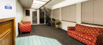 Days Inn by Wyndham Norman
