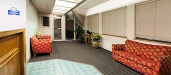 Days Inn by Wyndham Norman