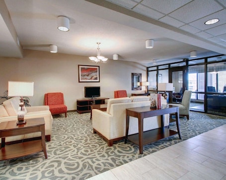 Lobby. Comfort Inn & Suites Moss Point Pascagoula