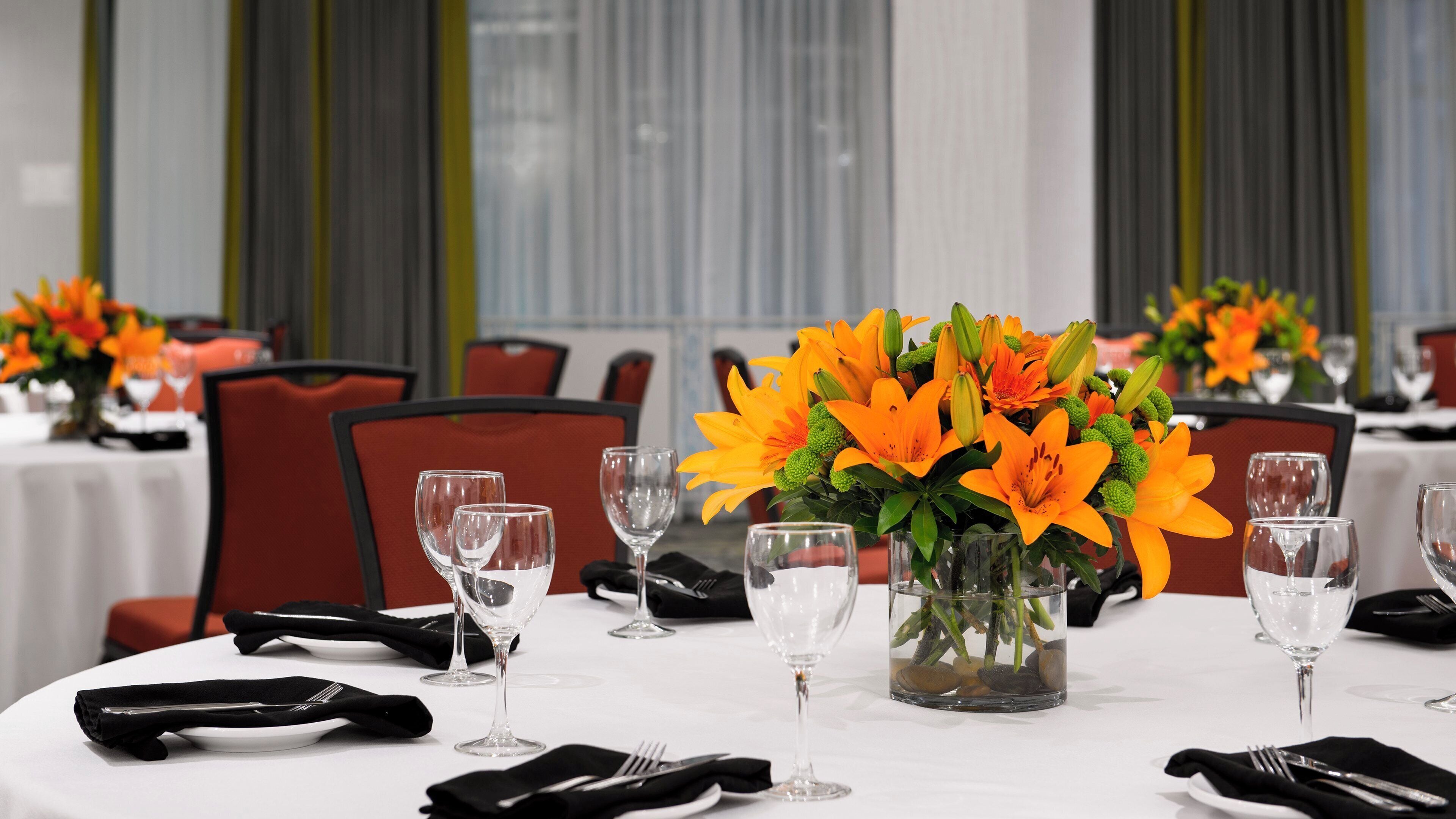 Photo - Holiday Inn & Suites Vancouver Downtown by IHG
