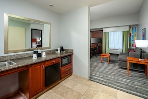 In-room safe, desk, iron/ironing board, free WiFi