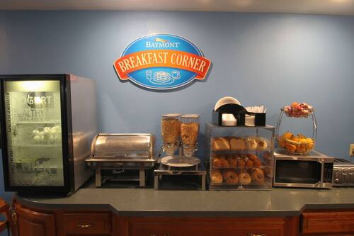 Free daily continental breakfast