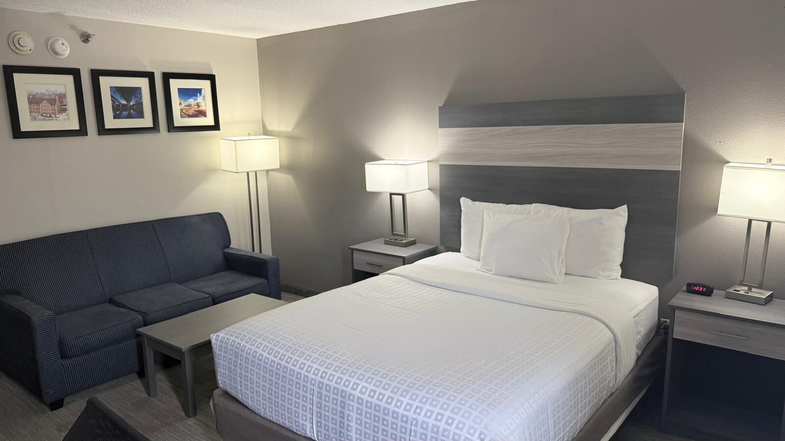 書桌、手提電腦工作空間、遮光窗簾/窗簾、隔音