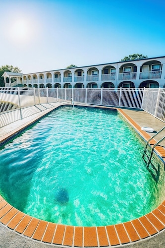 Days Inn by Wyndham Bradenton I-75