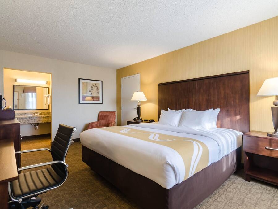 Skrivebord, skrivebord for bærbar PC og strykejern/-brett