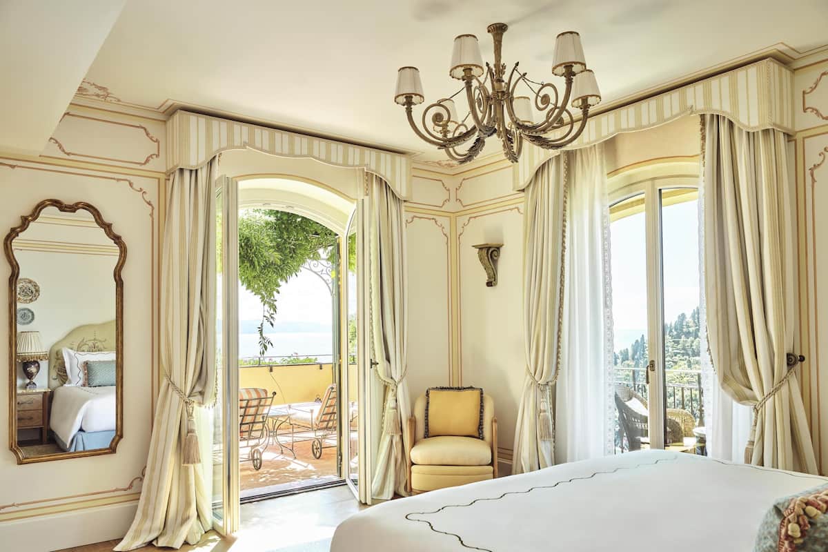 Suite (San Giorgio) | Hypo-allergenic bedding, down duvets, minibar, in-room safe