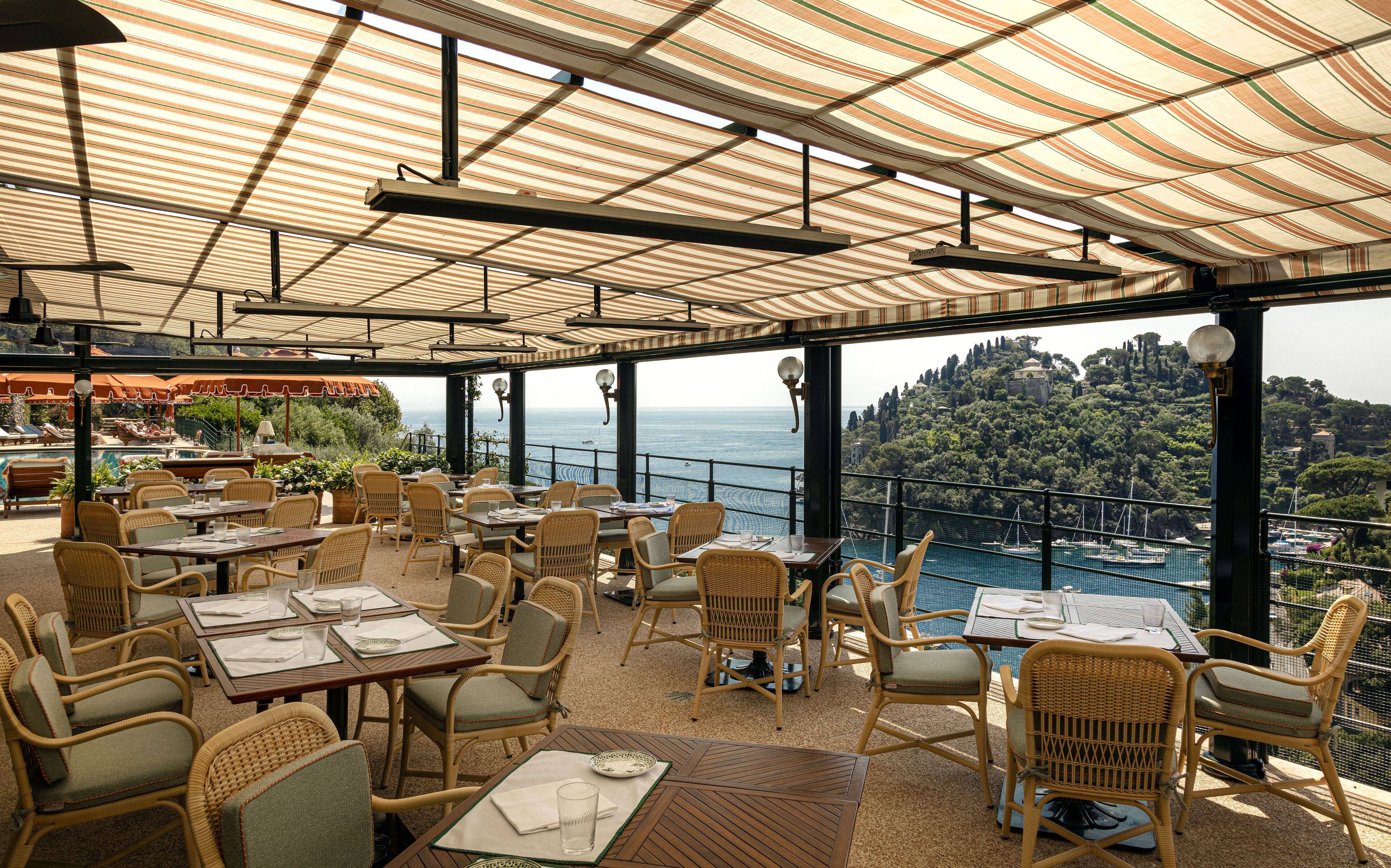 2 restaurants, breakfast, lunch, dinner served; italian cuisine