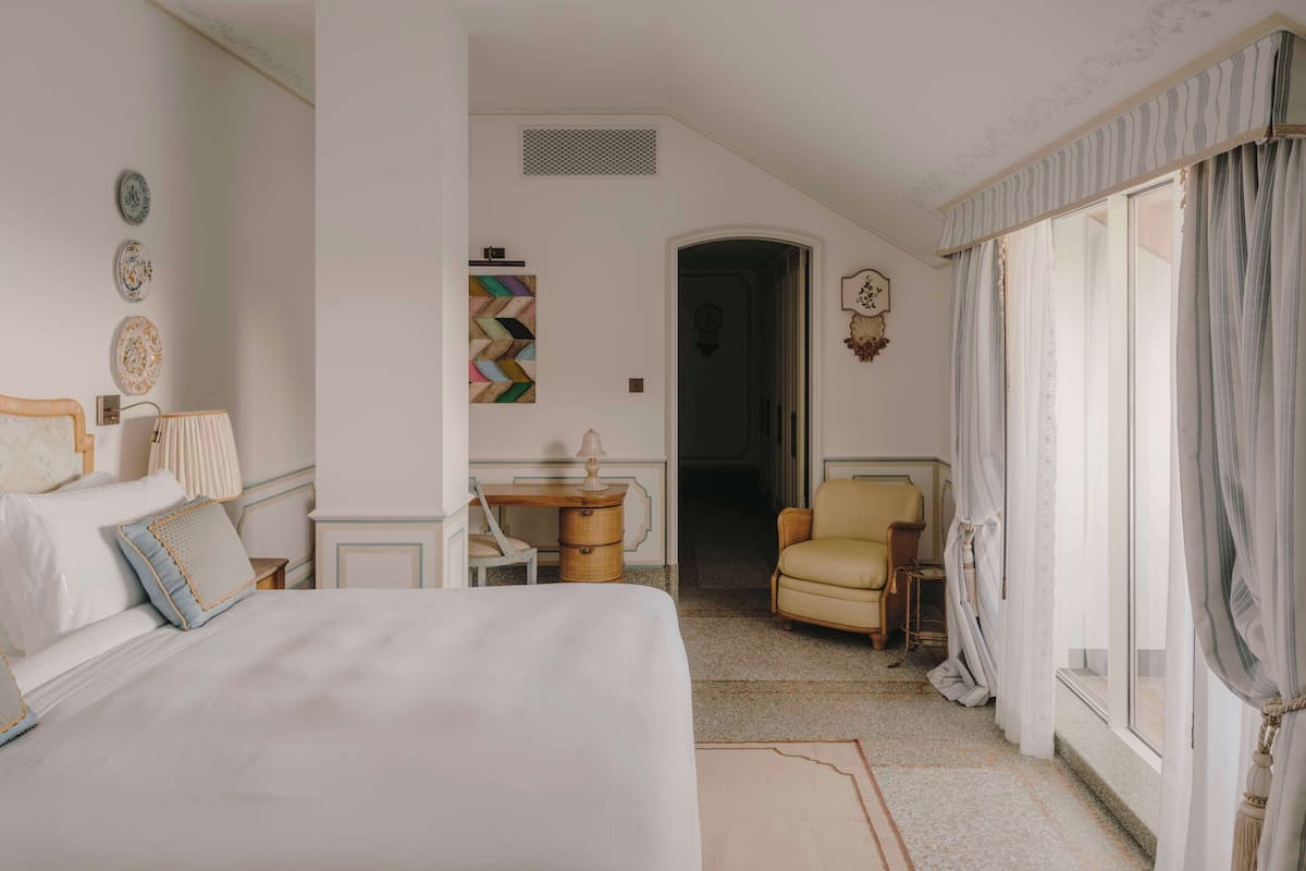 Suite (Portofino) | Hypo-allergenic bedding, down comforters, minibar, in-room safe