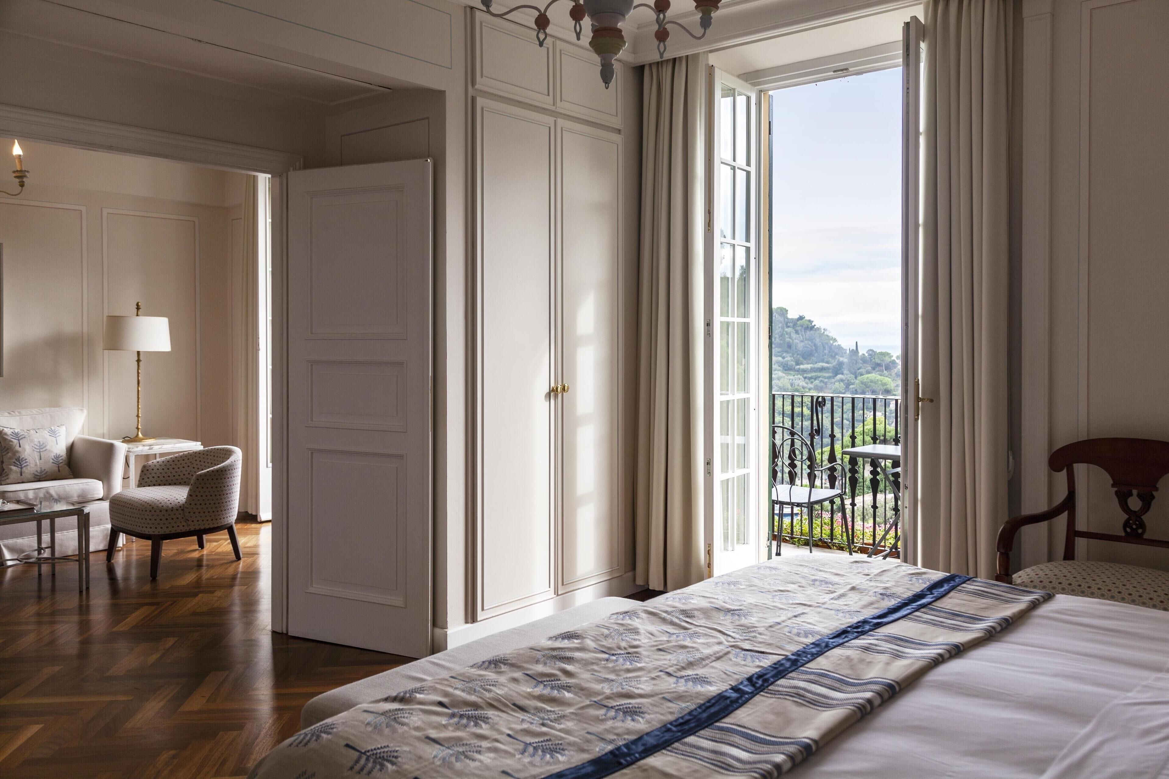 suite, sea view (balcony or terrace) | 1 bedroom, hypo-allergenic bedding, down duvets, minibar