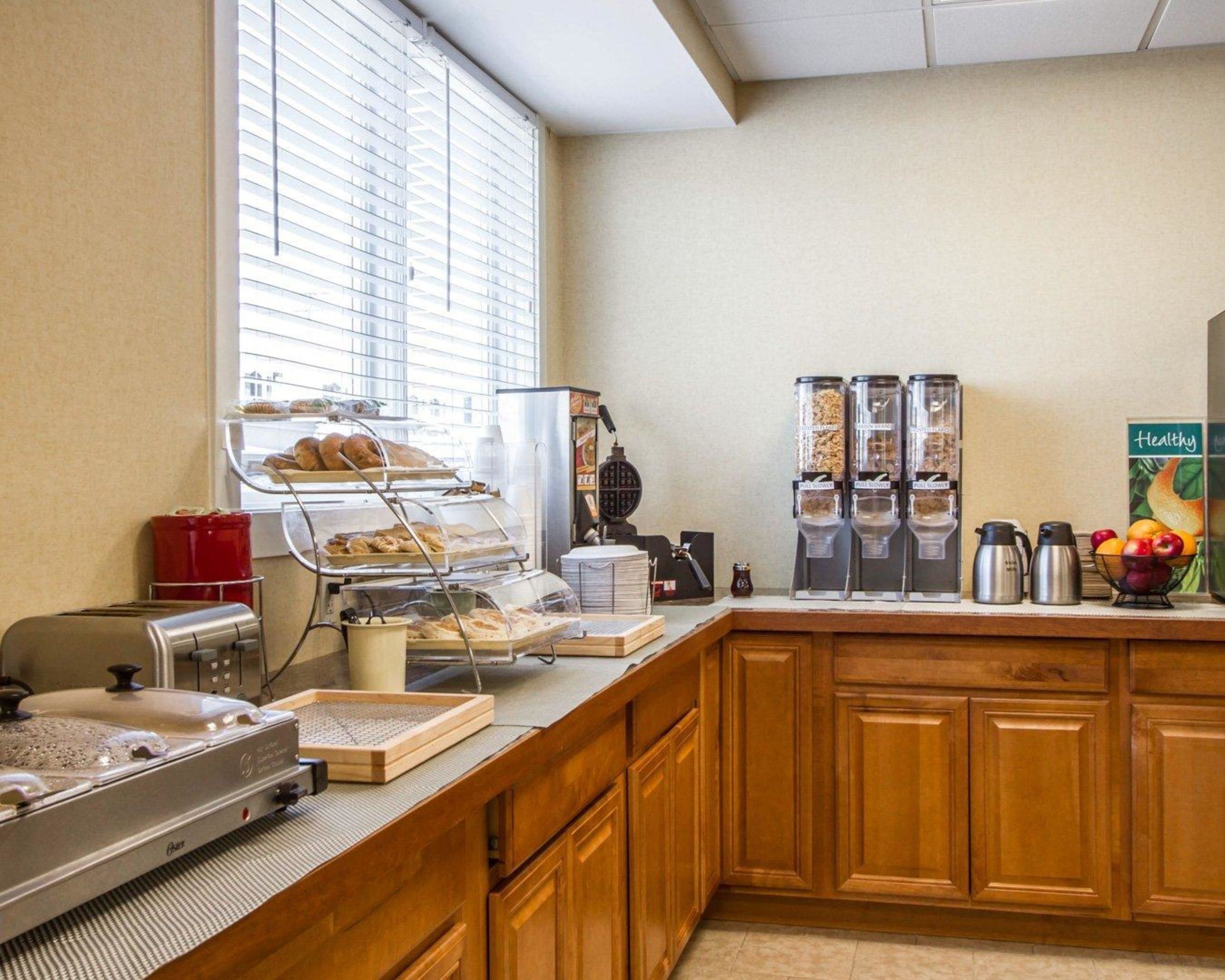 free daily continental breakfast
