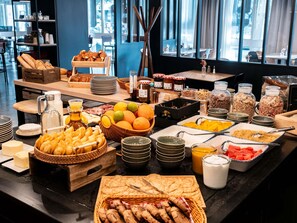 Breakfast area - ibis Styles Lyon Villeurbanne Parc de la Tête d'Or (Villeurbanne)