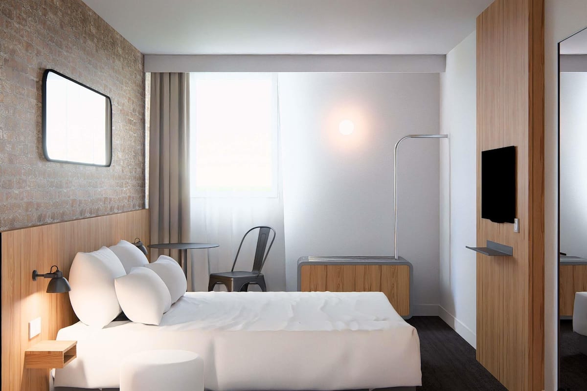 Premium bedding, desk, soundproofing, iron/ironing board
