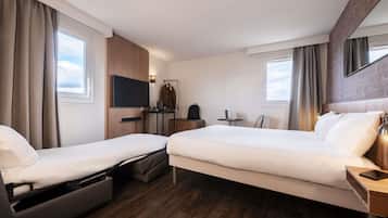 Standard Room, 1 Double Bed with Sofa bed | Premium bedding, desk, soundproofing, iron/ironing board