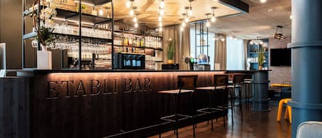 Bar lounge