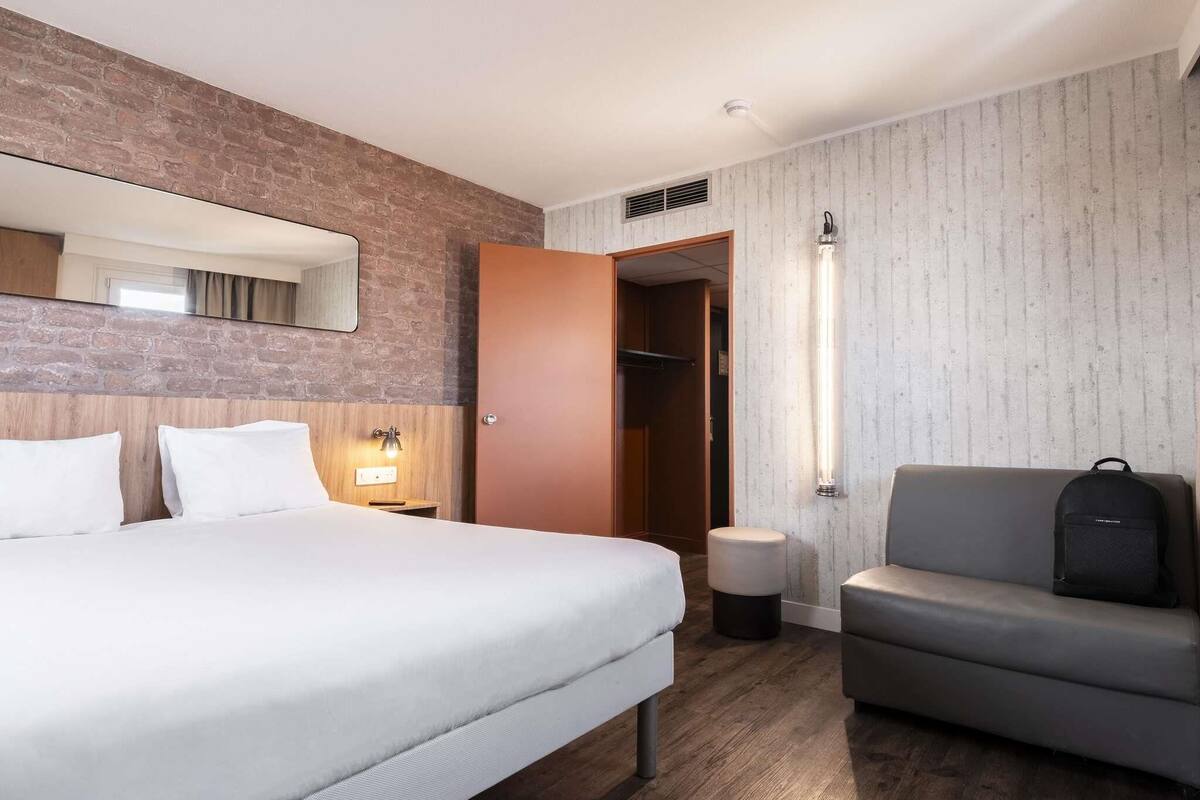 Camera Superior, 1 letto matrimoniale | Biancheria da letto di alta qualità, una scrivania, insonorizzazione