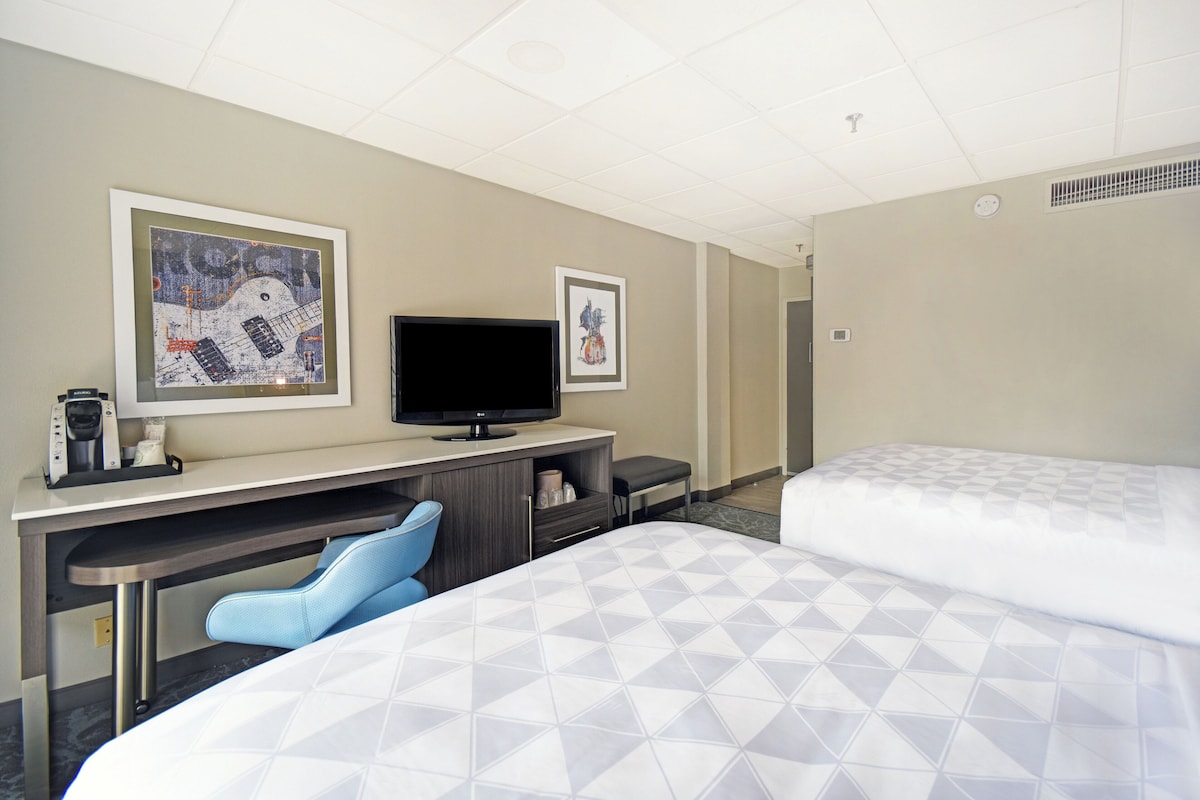 In-room safe, desk, laptop workspace, iron/ironing board