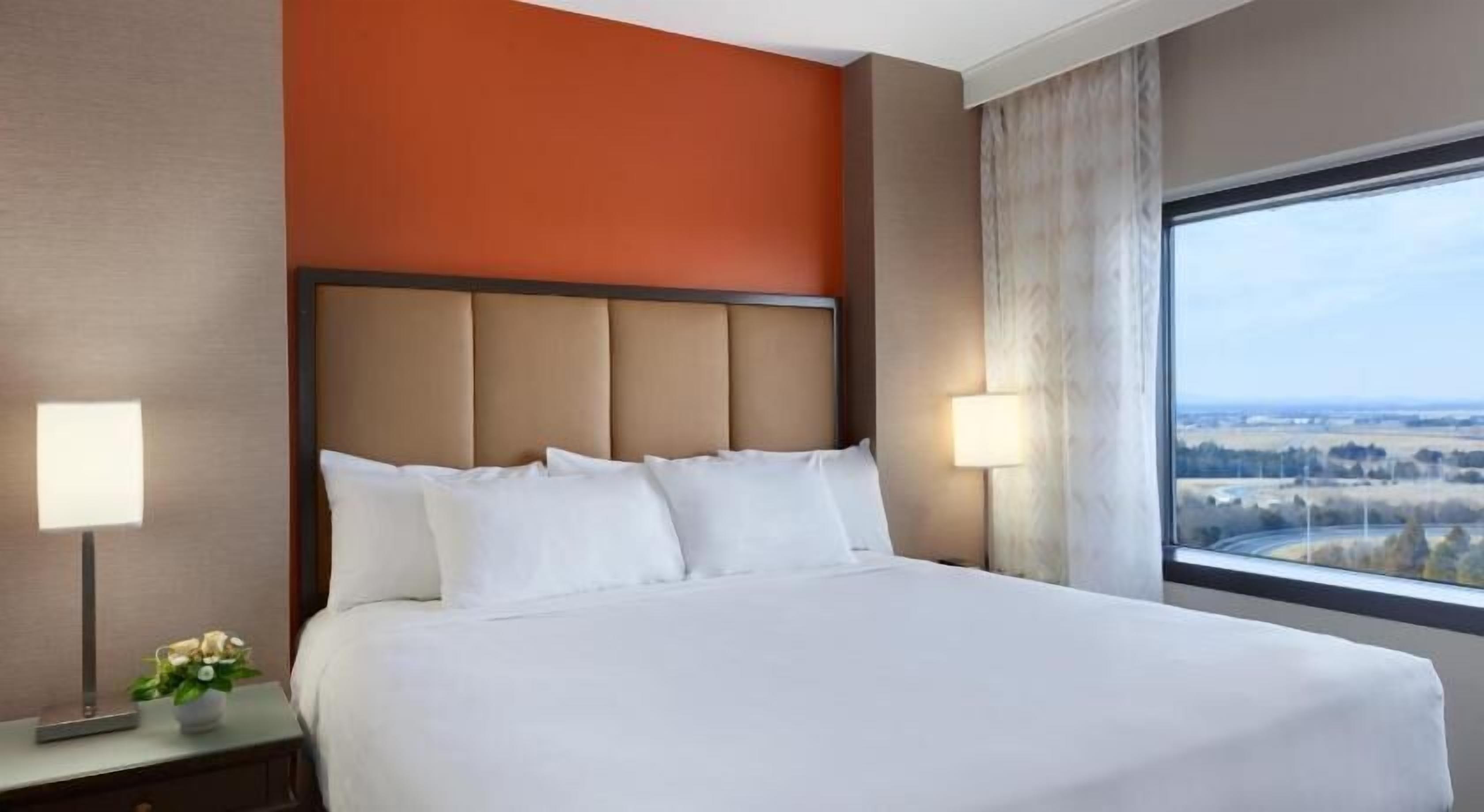 1 bedroom, premium bedding, down comforters, pillowtop beds