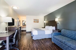 Habitación estándar, 1 cama de matrimonio grande, no fumadores | Escritorio, tabla de planchar con plancha, cunas gratuitas