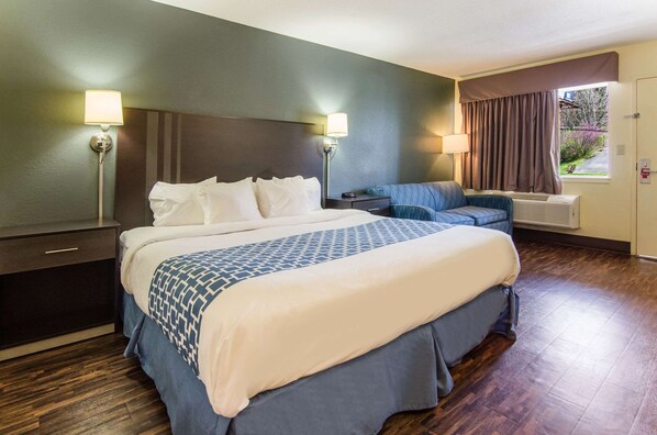 Standardzimmer, 1 King-Bett, Nichtraucher | Schreibtisch, Bügeleisen/Bügelbrett, kostenlose Babybetten