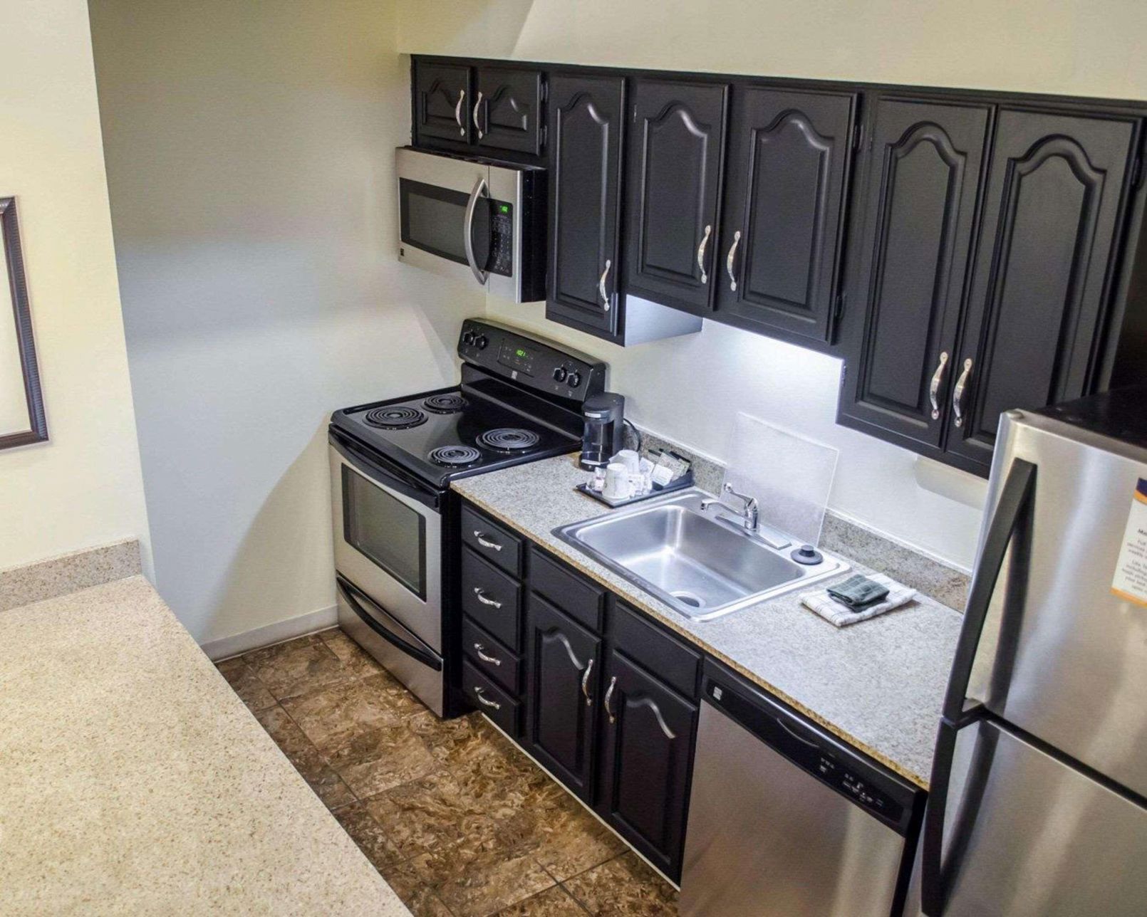 Eget kök | Kylskåp, mikrovågsugn, ugn och spishäll