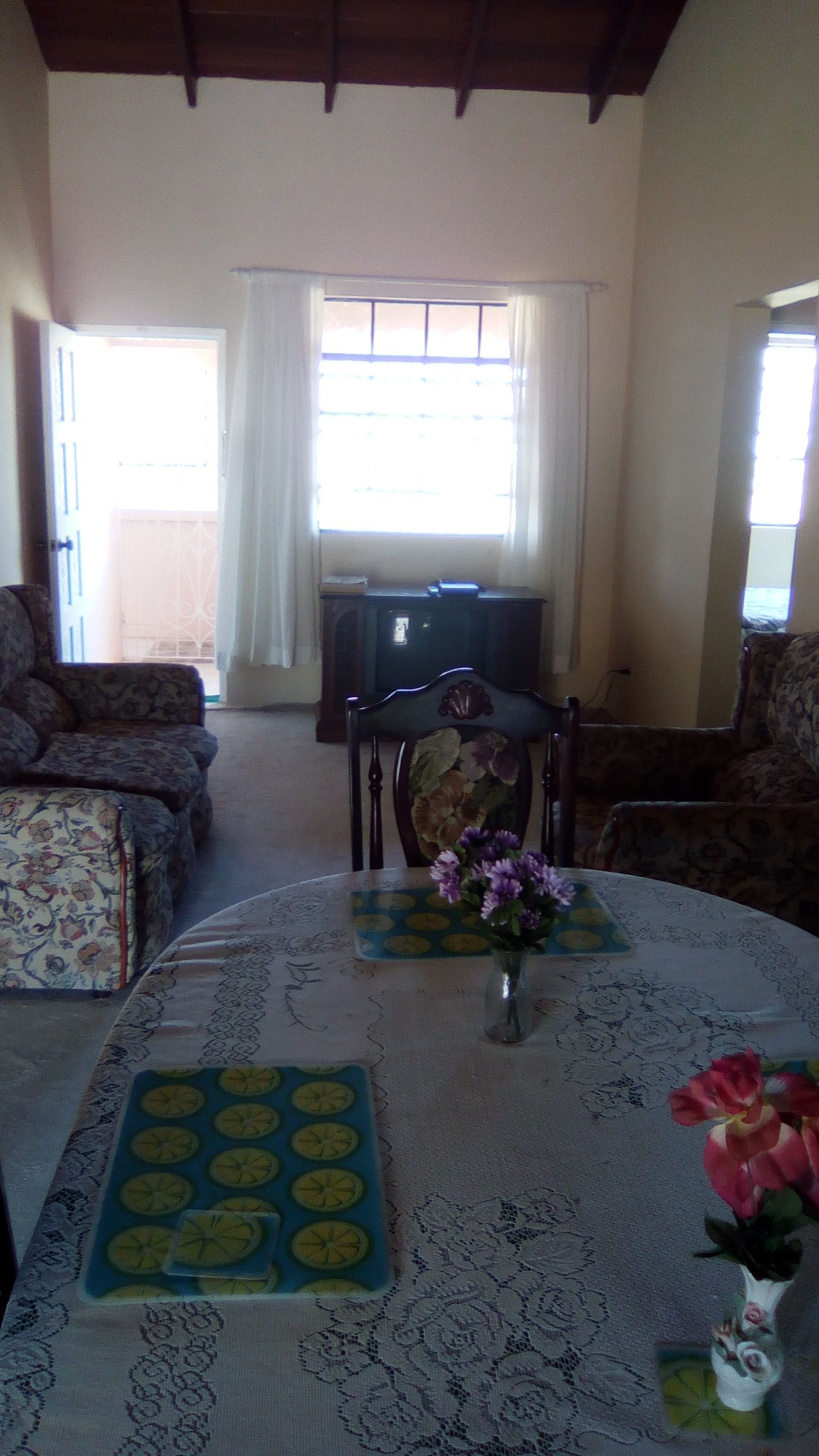 apartment, 2 bedrooms | living room | 40-inch flat-screen tv with cable channels, tv