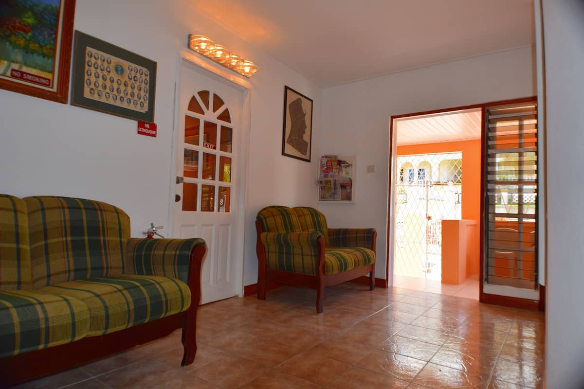 daily cooked-to-order breakfast for a fee