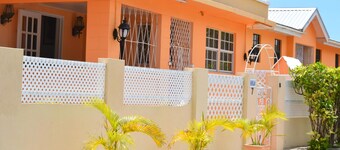 Shonlan Inn and Apartments