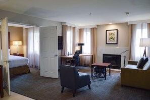 Suite, 2 Bedrooms | 1 bedroom, premium bedding, in-room safe, desk
