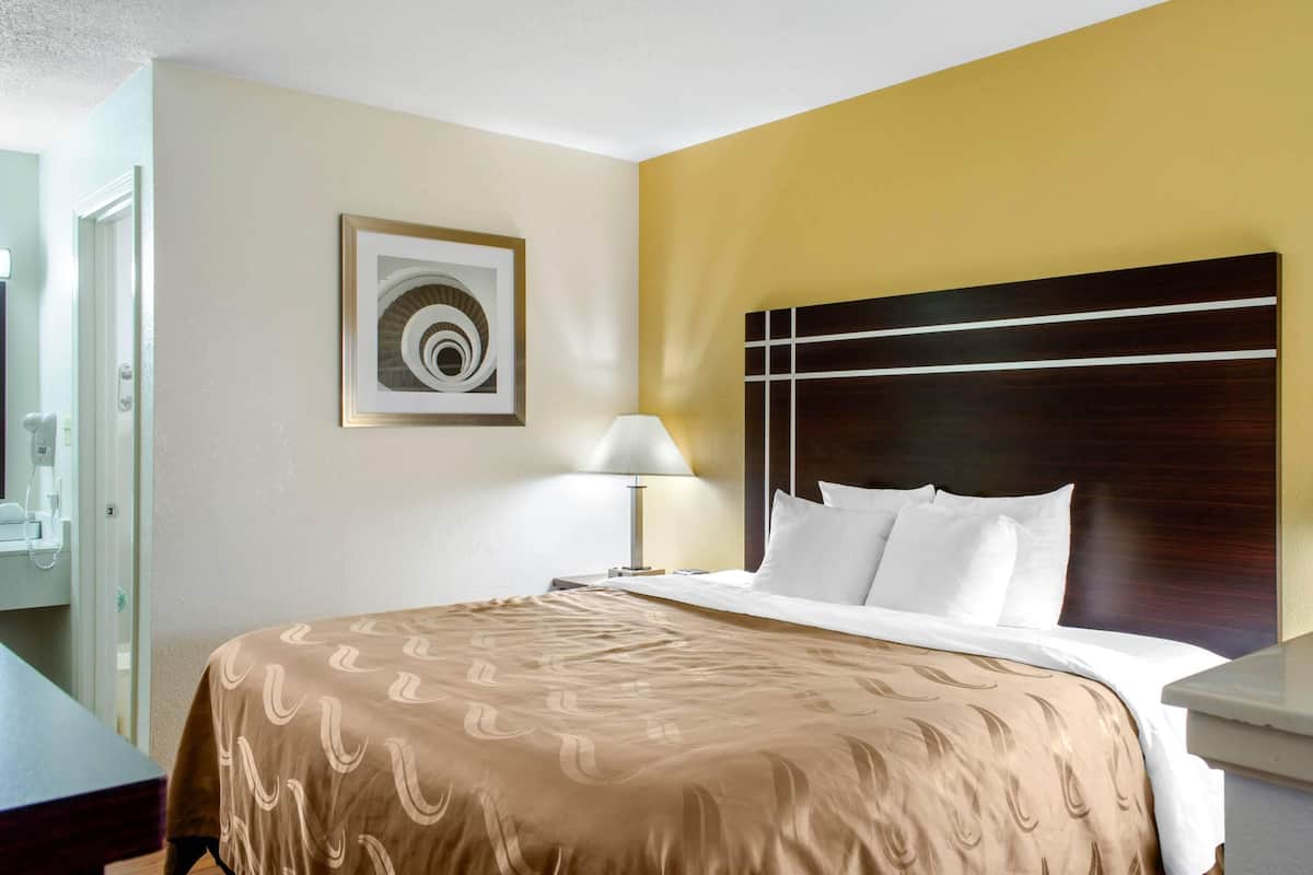 Suite, 1 King Bed, Non Smoking