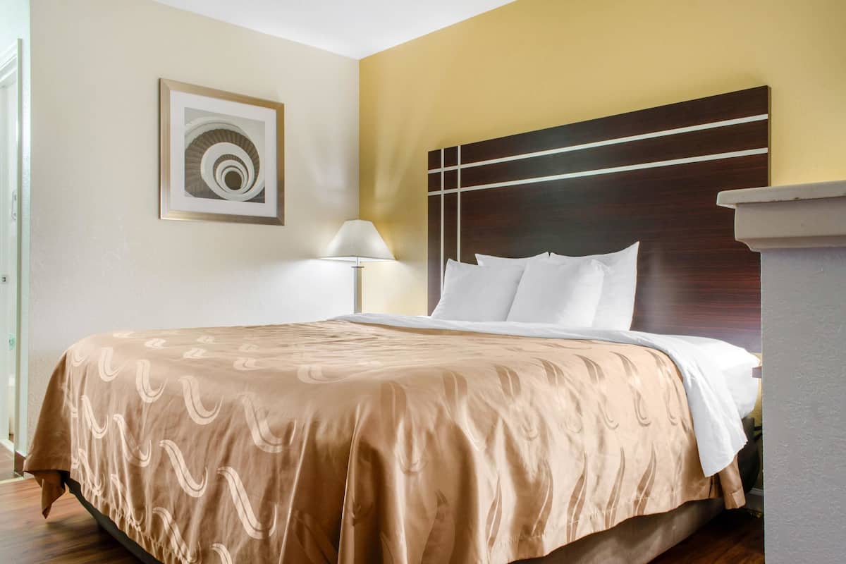 1 bedroom, premium bedding, desk, blackout drapes
