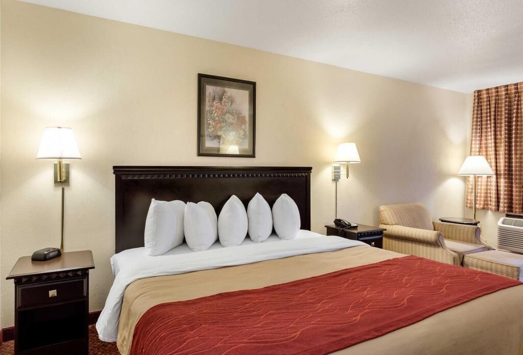 Ropa de cama de alta calidad, escritorio y cortinas blackout 