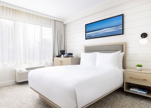 Habitación, 1 cama matrimonial | Escritorio y espacio para trabajar con laptop 