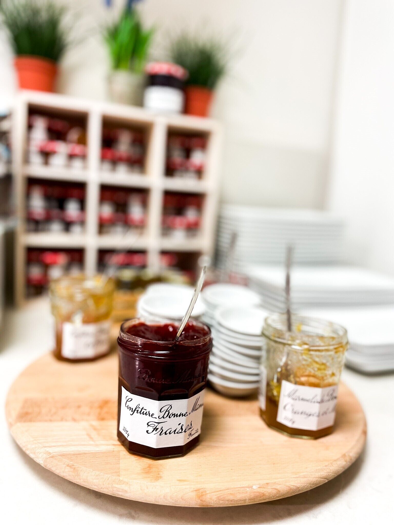 daily buffet breakfast for a fee