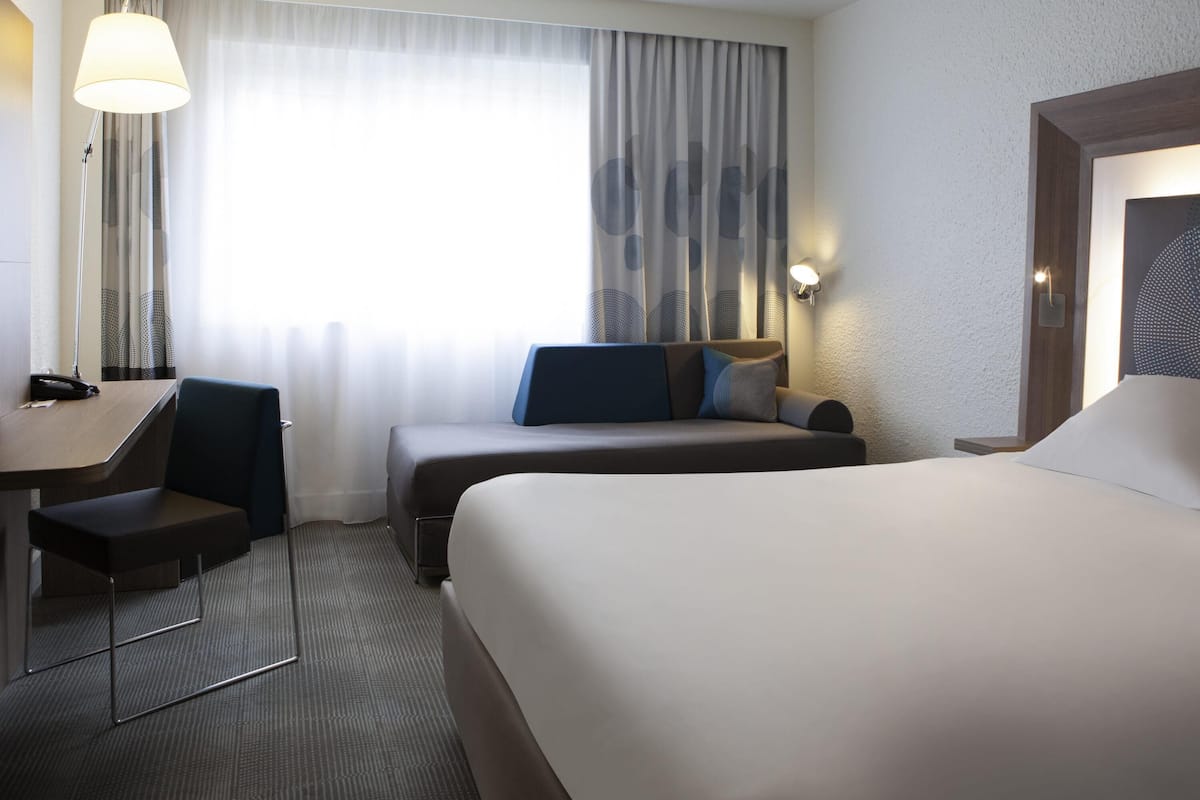 1 phòng ngủ, minibar, két bảo mật tại phòng, bàn