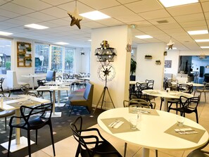 Lunch and dinner served, French cuisine